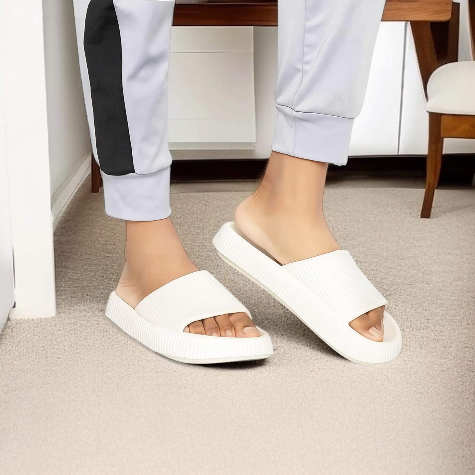 RX4 Casual Sliders